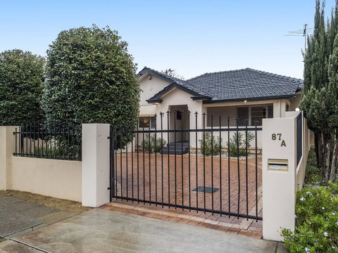 Luxury Federation Style Home - Sleeps 10 - Redcliffe Tourism 17