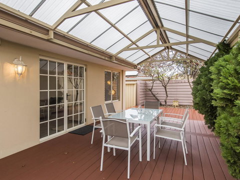 Luxury Federation Style Home - Sleeps 10 - Redcliffe Tourism 15