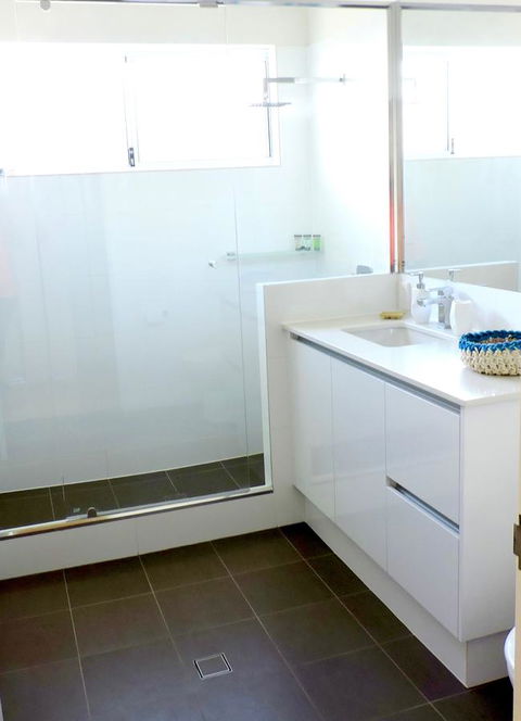 Contemporary Cove - Quindalup - Redcliffe Tourism 9