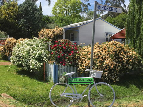 Applegate Lane Chalet - Redcliffe Tourism 2