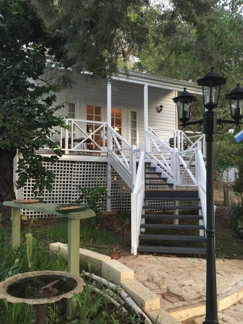 Applegate Lane Chalet - Redcliffe Tourism 16