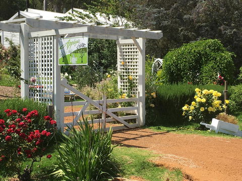 Applegate Lane Chalet - Redcliffe Tourism 3