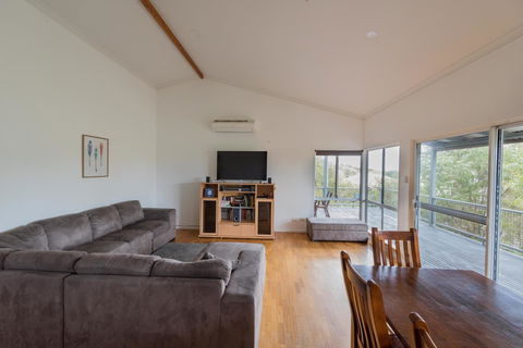 Peppy Beach Ocean Views - Redcliffe Tourism 2