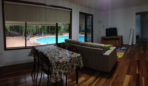 Lemon Tree Lodge - Redcliffe Tourism 1