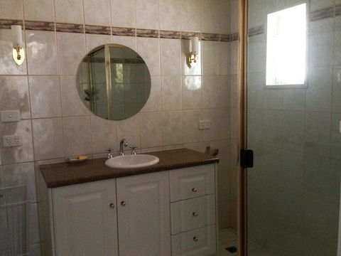 Lemon Tree Lodge - Redcliffe Tourism 10
