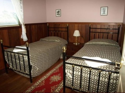 Pemberton Old Picture Theatre Holiday Apartments - Redcliffe Tourism 29