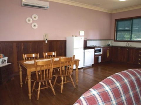 Pemberton Old Picture Theatre Holiday Apartments - Redcliffe Tourism 34