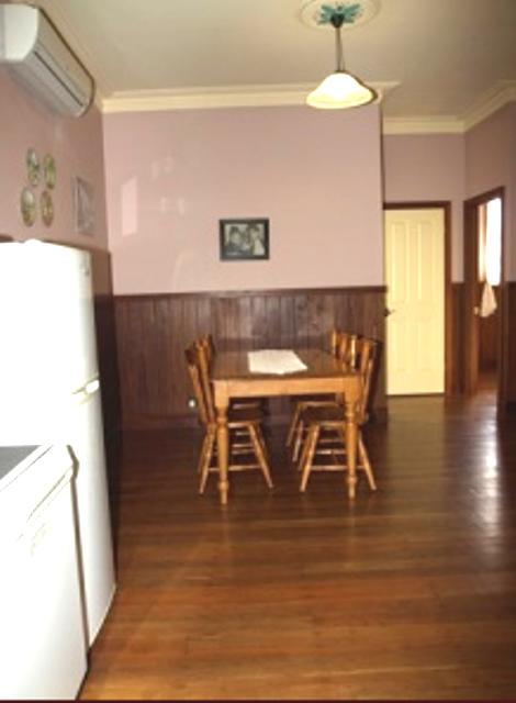 Pemberton Old Picture Theatre Holiday Apartments - Redcliffe Tourism 11