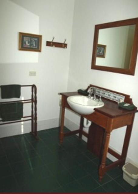 Pemberton Old Picture Theatre Holiday Apartments - Redcliffe Tourism 13