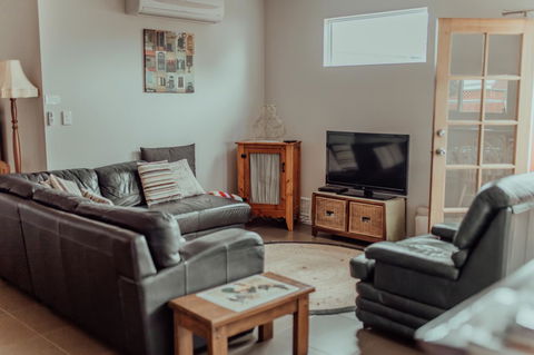 Bluebird Cottage - Redcliffe Tourism 18