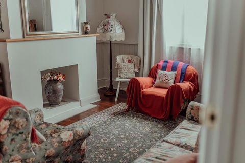 Bluebird Cottage - Redcliffe Tourism 9
