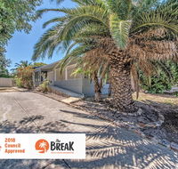 Panoramique Holiday Home With a View - Redcliffe Tourism