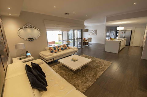 Magnificent Beach Retreat - Redcliffe Tourism 23