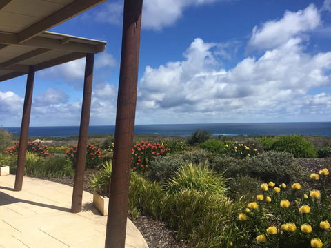 Redgate Beach Escape - Redcliffe Tourism 0