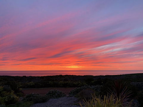 Redgate Beach Escape - Redcliffe Tourism 4