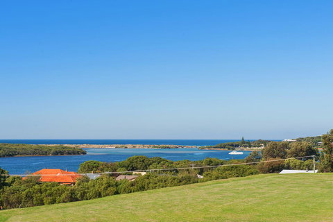 Augusta Hotel Motel - Redcliffe Tourism 6