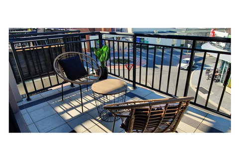 Stylish 1BDR Unit In The Heart Of Subiaco - Redcliffe Tourism 10