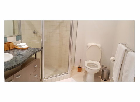 Stylish 1BDR Unit In The Heart Of Subiaco - Redcliffe Tourism 9