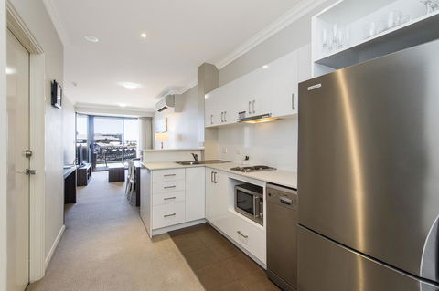 Dolphin Quay Apartments - Redcliffe Tourism 34