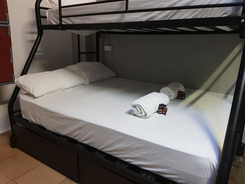 JJ's Backpackers - Redcliffe Tourism 17