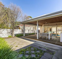 Inner Western Suburbs Retreat - Redcliffe Tourism