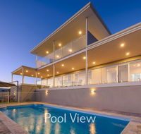 32 Corella Court - Private Jetty and Pool - Redcliffe Tourism