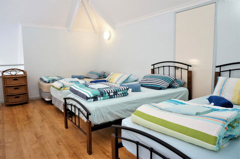 Osprey Holiday Village Unit 120 - Plenty Of Room For A Large Family - Redcliffe Tourism 9