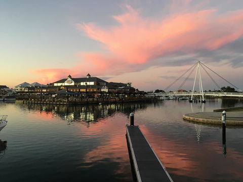 Mandurah Ocean Marina Chalets - Redcliffe Tourism 3