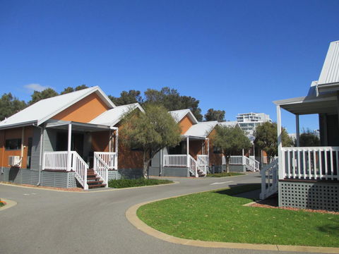 Mandurah Ocean Marina Chalets - Redcliffe Tourism 37