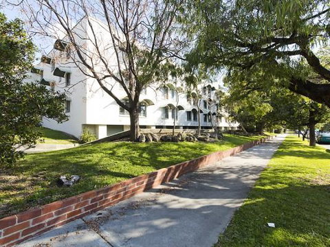 Style In Subiaco - Redcliffe Tourism 6