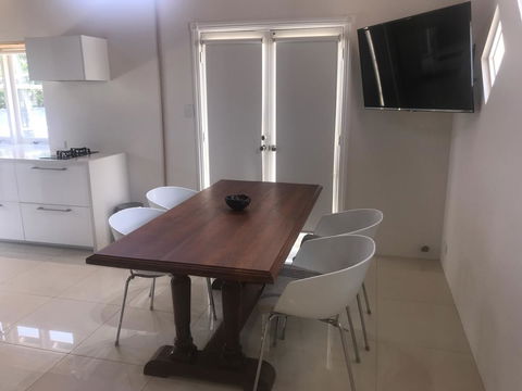 Beach Studio - Redcliffe Tourism 6