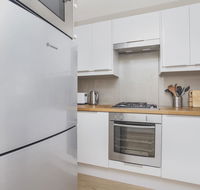 Gorgeous 26 1 bed designer fitout perfect location - Redcliffe Tourism