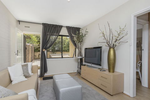 Gorgeous 26 1 Bed Designer Fitout Perfect Location - Redcliffe Tourism 26
