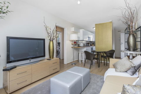 Gorgeous 26 1 Bed Designer Fitout Perfect Location - Redcliffe Tourism 20