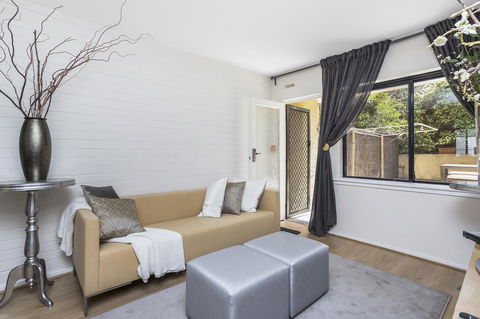 Gorgeous 26 1 Bed Designer Fitout Perfect Location - Redcliffe Tourism 23