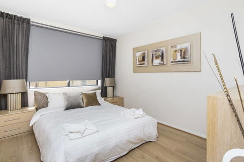 Gorgeous 26 1 Bed Designer Fitout Perfect Location - Redcliffe Tourism 31