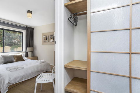 Gorgeous 26 1 Bed Designer Fitout Perfect Location - Redcliffe Tourism 1