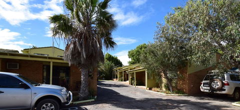 Wildsights Villas - Redcliffe Tourism 1
