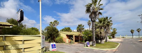 Wildsights Villas - Redcliffe Tourism 19