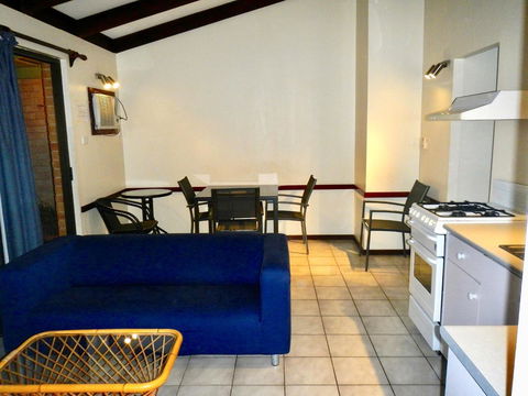 Wildsights Villas - Redcliffe Tourism 10