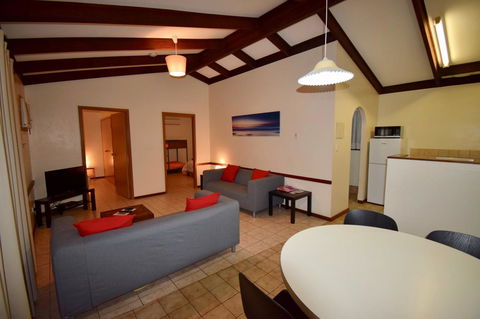 Wildsights Villas - Redcliffe Tourism 18