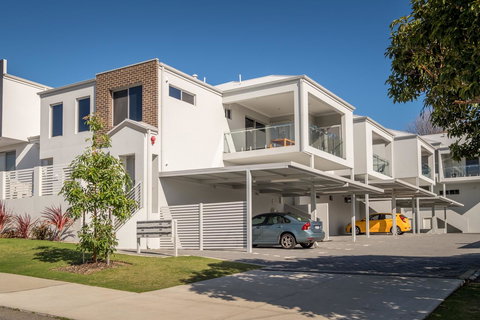 Woodlands Retreat - Redcliffe Tourism 3