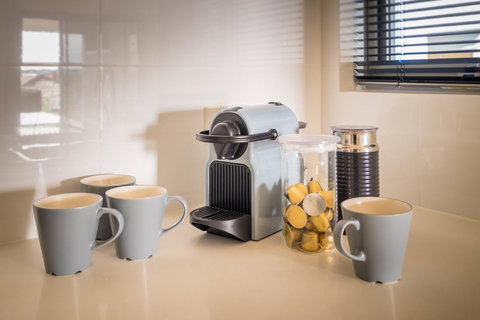 Woodlands Retreat - Redcliffe Tourism 7