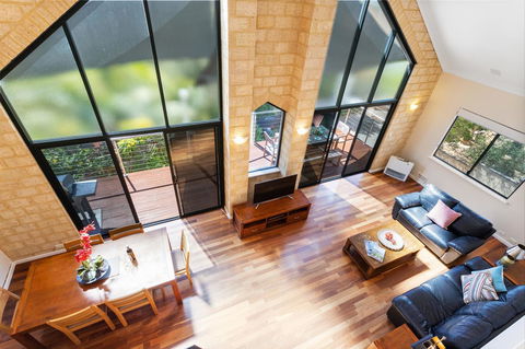 Swanview Ardross Shortstays - Redcliffe Tourism 0