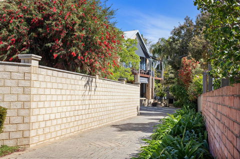 Swanview Ardross Shortstays - Redcliffe Tourism 24