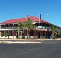 The Palace Hotel - Redcliffe Tourism