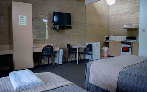 Hopetoun Motel & Chalet Village - Redcliffe Tourism 35