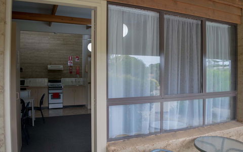 Hopetoun Motel & Chalet Village - Redcliffe Tourism 22