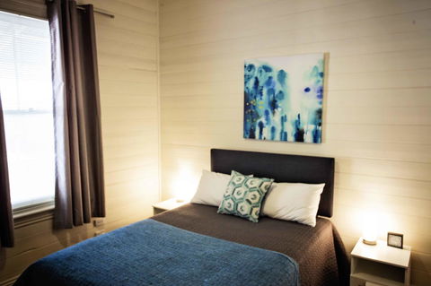 Hopetoun Motel & Chalet Village - Redcliffe Tourism 24