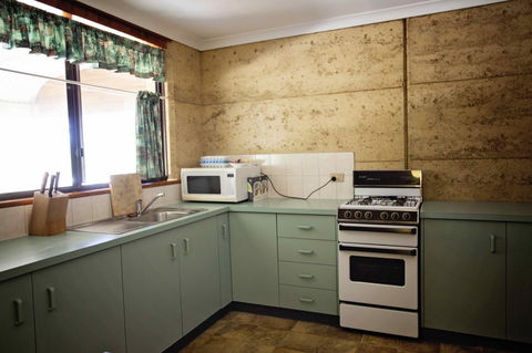 Hopetoun Motel & Chalet Village - Redcliffe Tourism 42